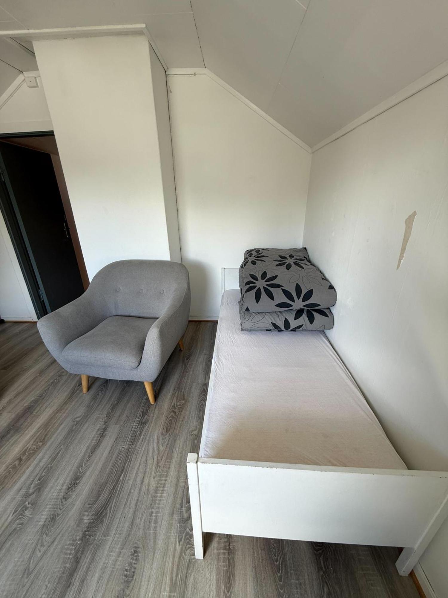 - Loft With Private Bathroom Åndalsnes